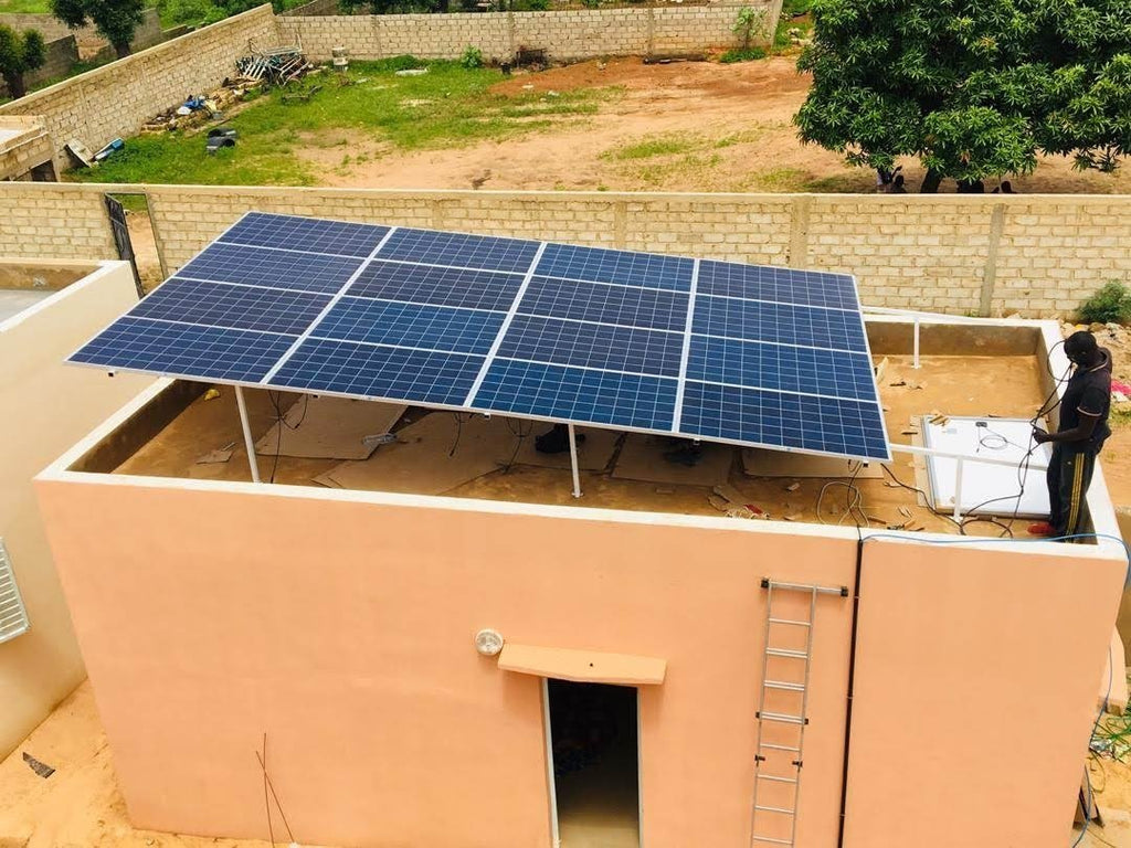 Combien de panneaux solaires pour le toit d'une maison sénégalaise?