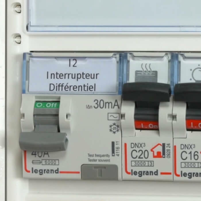 ⚠️ Déclenchements Intempestifs des Disjoncteurs Différentiels avec des Onduleurs Solaires : Causes et Solutions